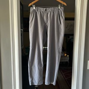 Size 32/30 Under Armour golf pants